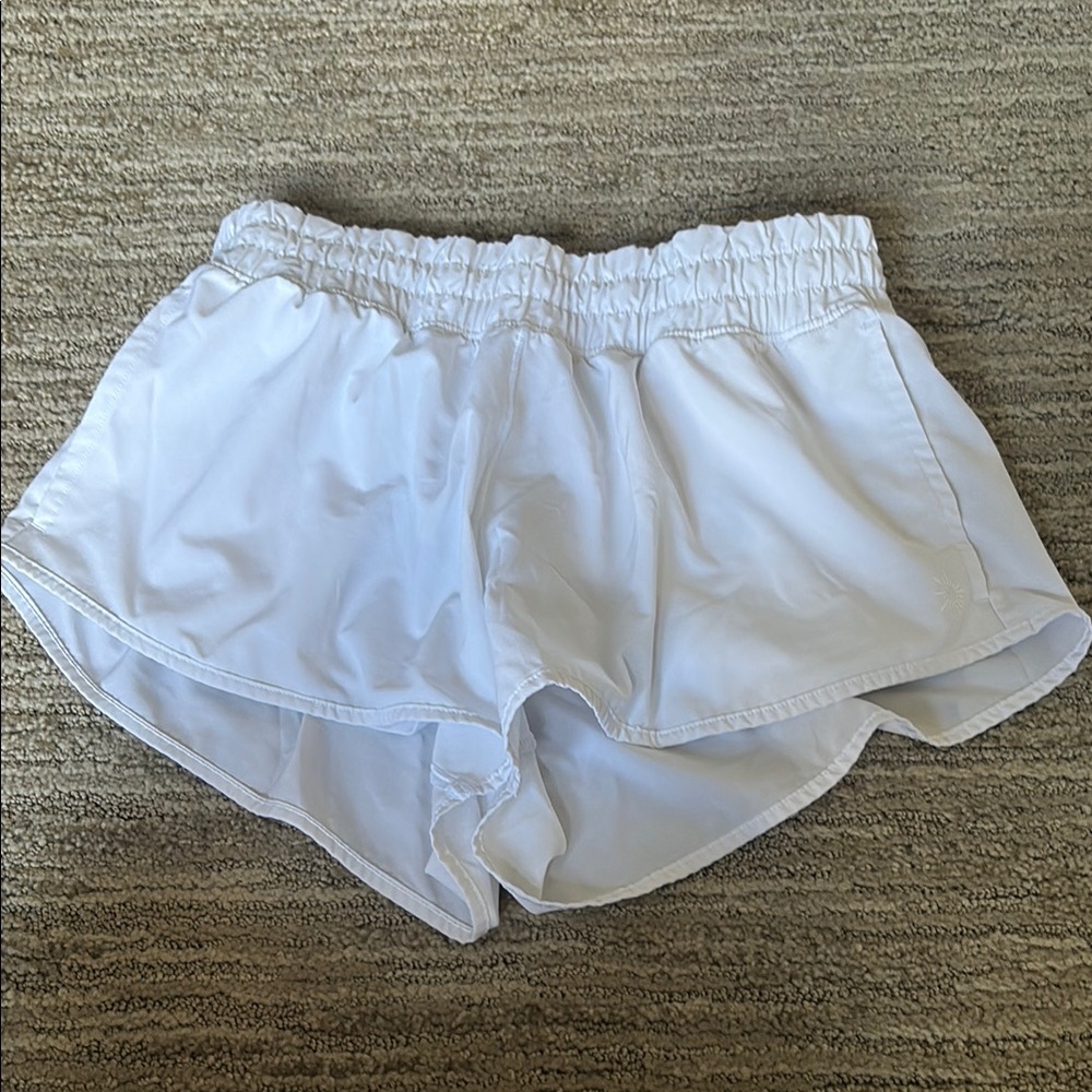 Aerie white shorts